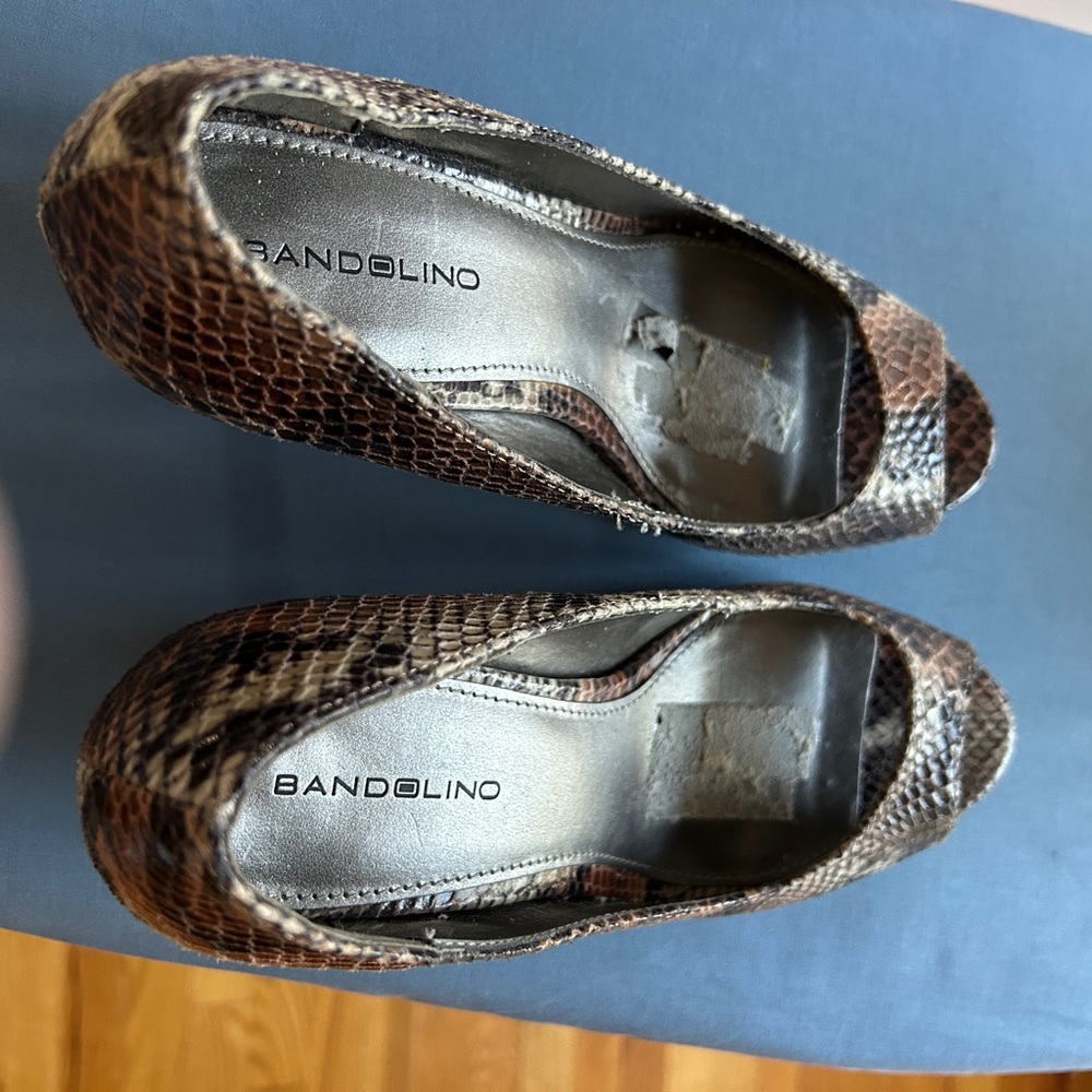 Snakeskin open toe pump